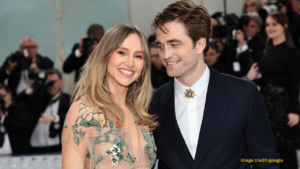 Suki Waterhouse and Robert Pattinson